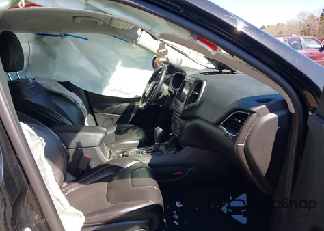 2019 Jeep Cherokee Trailhawk 4X4 from USA, damaged, VIN 1C4PJMBX8KD430013